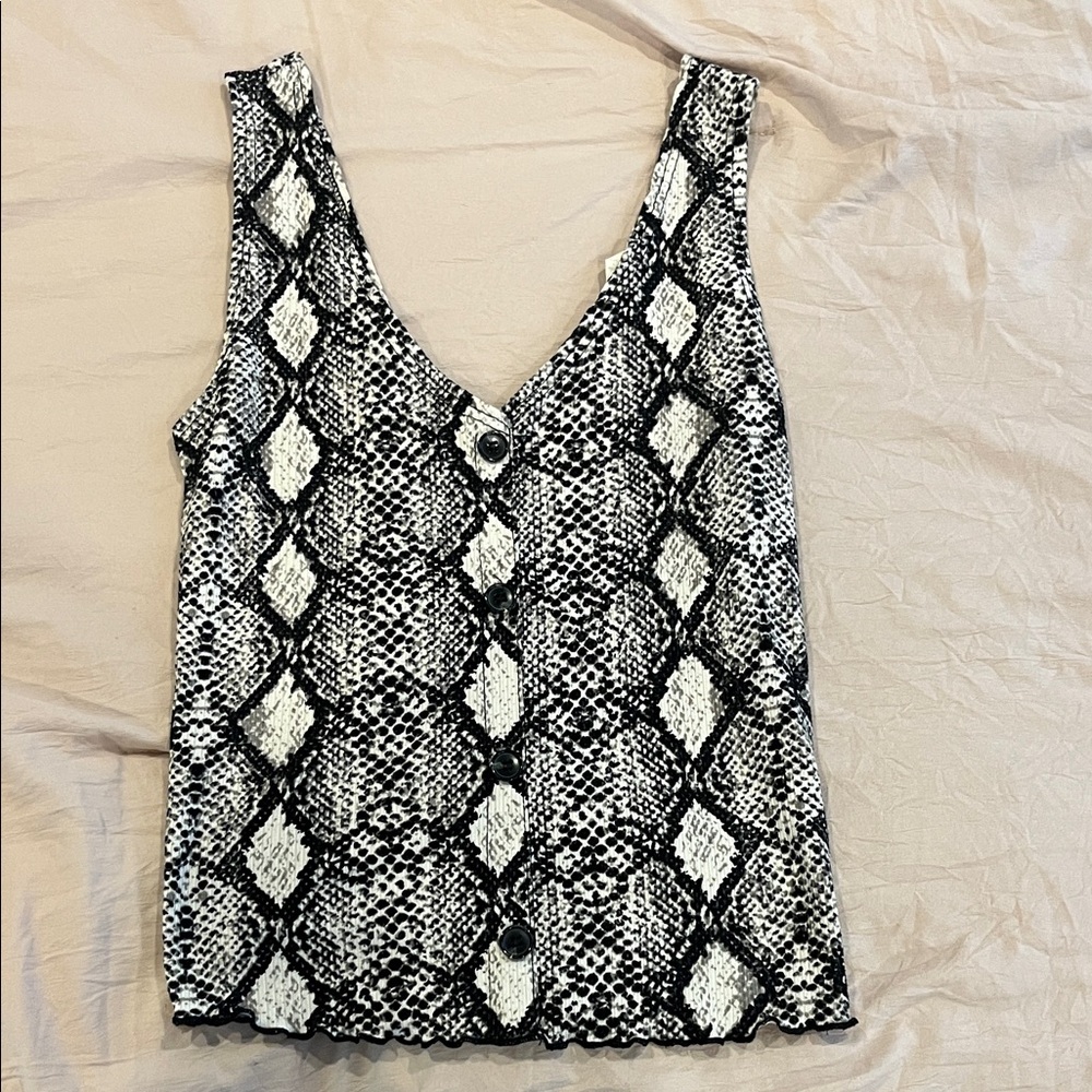 Stylish Black and White Snake Print Women's Top